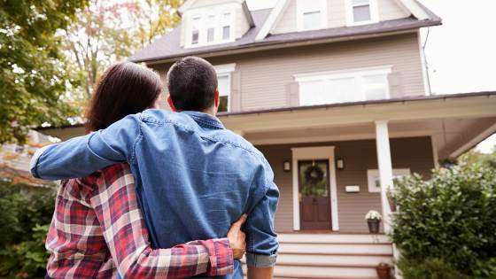 House hunting can be a lot of work. Here's what you need to bring on your next open house adventure.